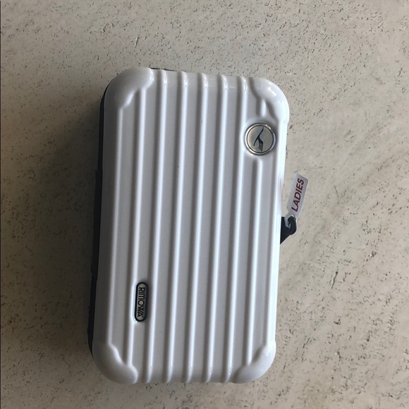 rimowa cosmetic case